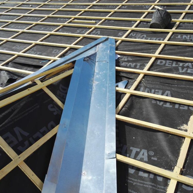 Travaux de Zinguerie noue en zinc réalisés à Nîmes 